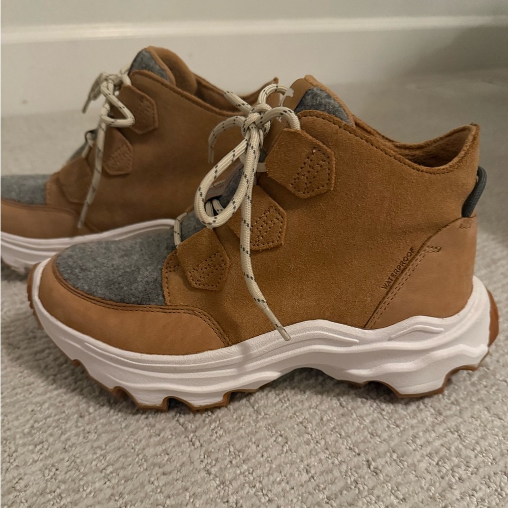 Sorel Kinetic Breakthrough Caribou Boots